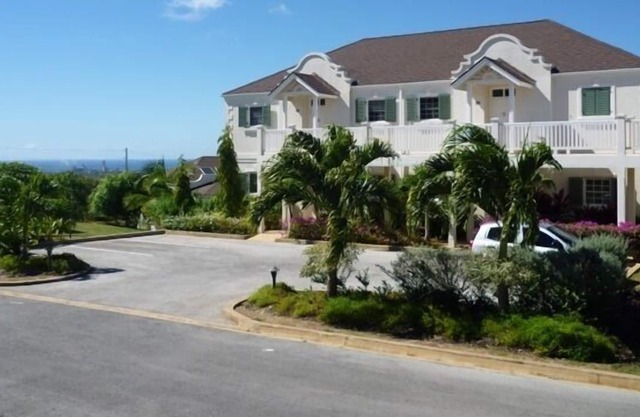 Vuemont 251 Apartment with panoramic West Coast views