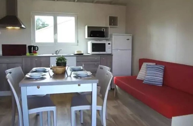 VVF Vienne Poitou * - 3 Room Chalet 5 People