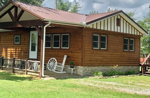 Wagon Wheel Retreat, Pulaski, TN 3 Bedroom home in the Country. 20% off/weekly