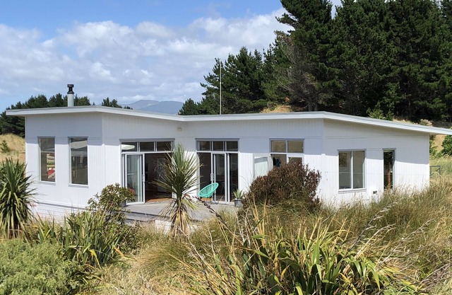Wairarapa Bach Flat Point