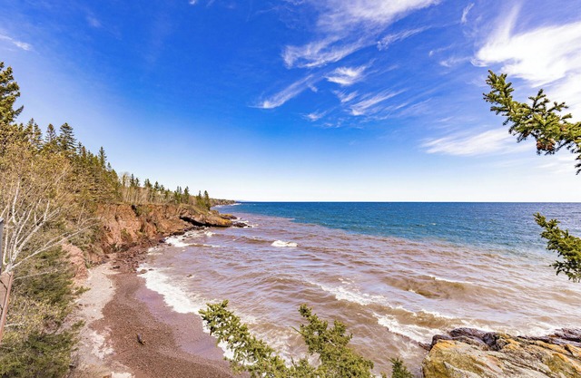 Wake Up to Lake Superior – 3BR Condo with Stunning Views