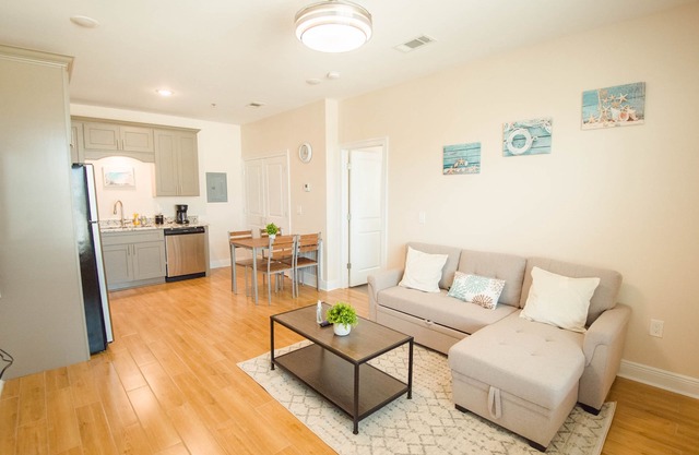 🔥WALK 2 BEACH❤️ | SLEEPS 4 W/W+D