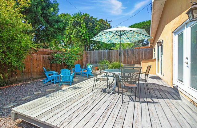 Walk 2 Ocean & Park, Backyard, Fast WiFi. Pomegranate Perch!