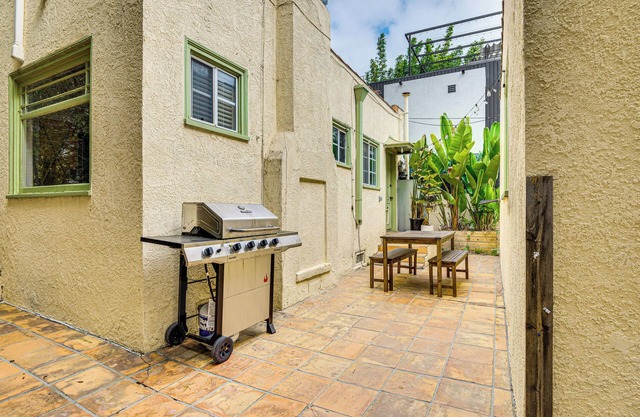 Walk to Abbot Kinney: Tranquil Cottage in Venice!