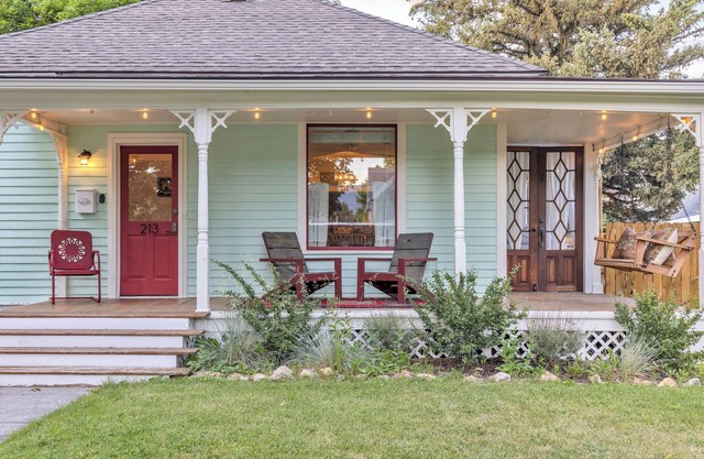 Walk to Art, Eats & River