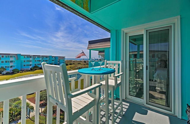 Walk to Beach: Ocean-View Atlantic Beach Condo!