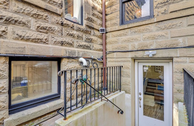 Walk to Hudson River Parks: Recently Renovated Apt