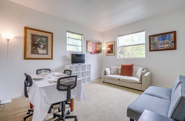 Walk to King Street Eats! Condo in Jacksonville