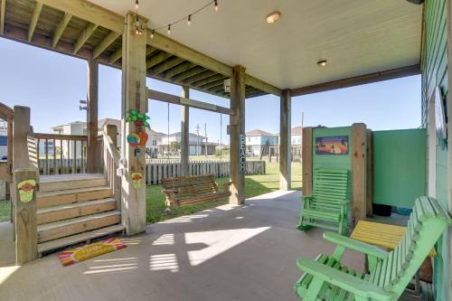 Walk to Shore Crystal Beach Coastal Home!