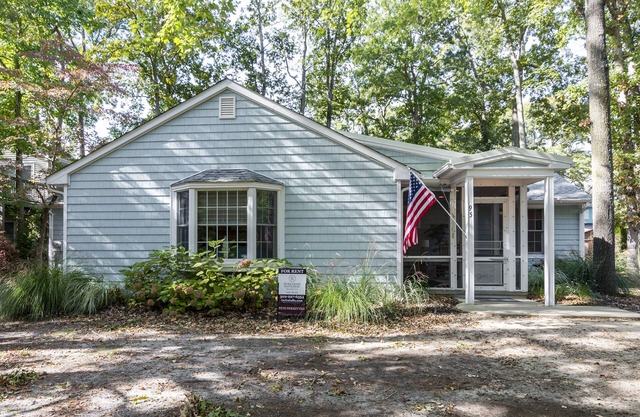 WALK TO THE OCEAN, SHOPS & RESTAURANTS-95 COLUMBIA, THE PINES, REHOBOTH BEACH
