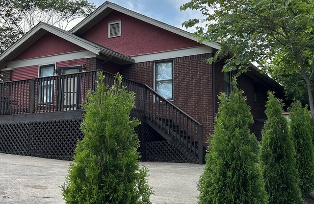 Walk to War Memorial 3-Bedroom REMODELED Home in Heart of Hillcrest
