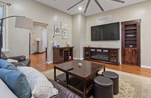 Walkable 3-bedrm Centrally Located to Cincy’s best