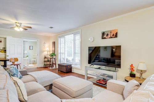 Walkable Home with Porch in Dtwn St Marys!