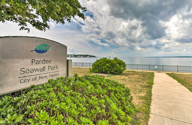 Walkable New Haven Retreat w/Ocean Views!
