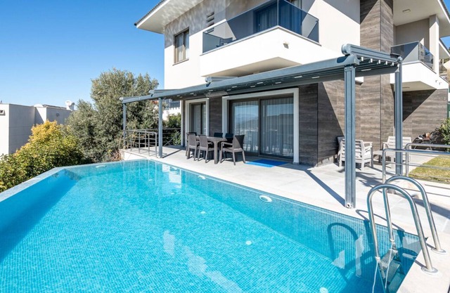Walking Distance to Beach, Villa in Cesme - AWZ 107