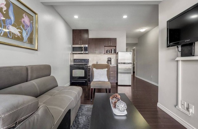 Walkout Suite in Nolan Hill 2BR Shopping & AC