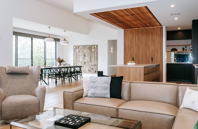 Walla Waves - Discover the exceptional new home!