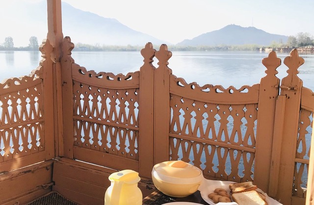 Wangnoo Worth Houseboats