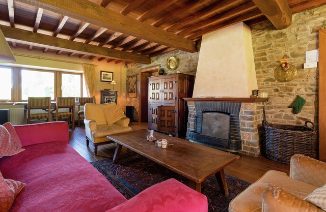 Warisy Cottage with Private Sauna