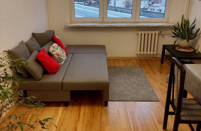 Warm and bright apartment, 300 m from metro M2, next to S8 road.