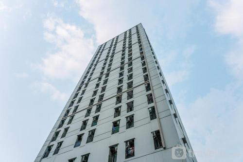 Warm and Cozy Studio Apartment Margonda Residence 5 near Campus By Travelio