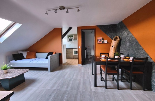 Warm Familiar Apartment