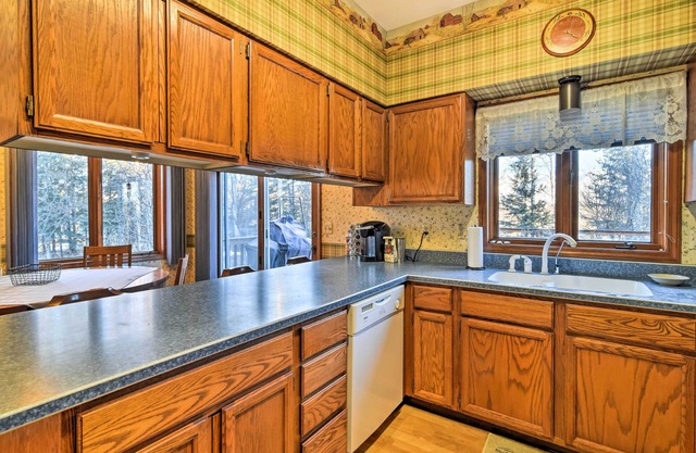 Wasilla Home on Memory Lake w/ Mountain Views!