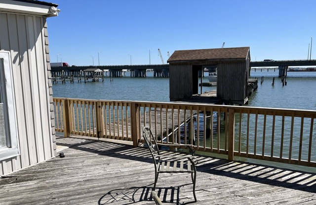 Water Front Oasis 4 Bedroom Home by RedAwning