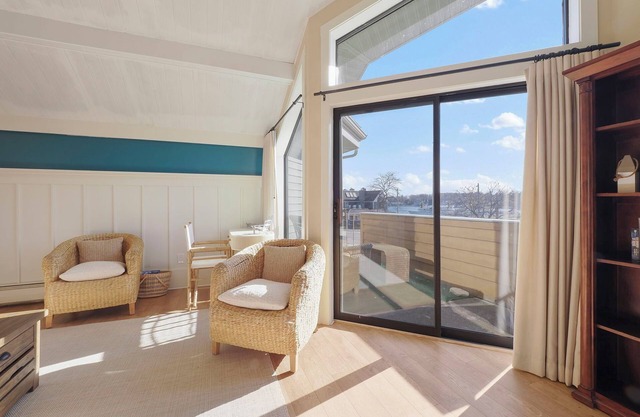Water View | Bright & Modern | Downtown Charlevoix | Indoor/Outdoor Pool