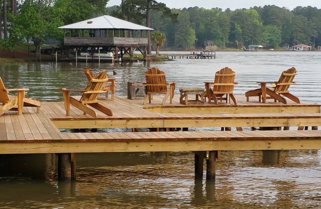 💦🏡⚓ Waterfont, Rustic, Cabin with Kayak Access- in Perfect Location!