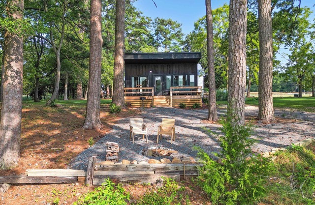 Waterfront 1BR on Working Farm w/Deck + View