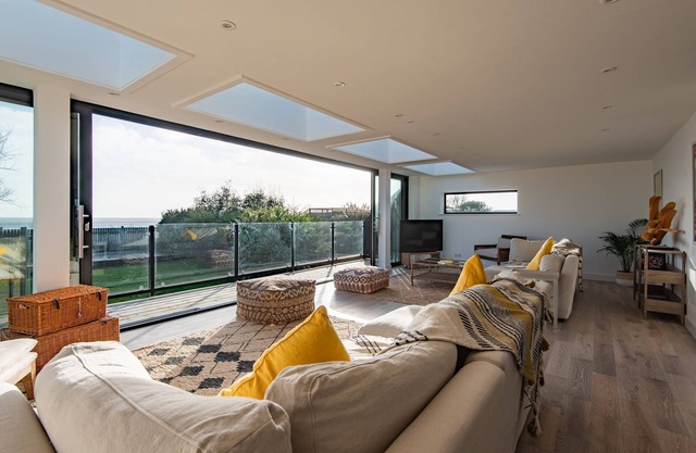 Waterfront - a large detached beach house by Bloom Stays that sleeps 8 guests in 4 bedrooms