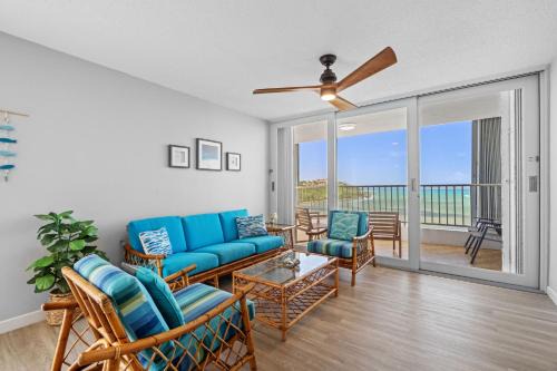 Waterfront Apartment Balcony Marina Shared Pool