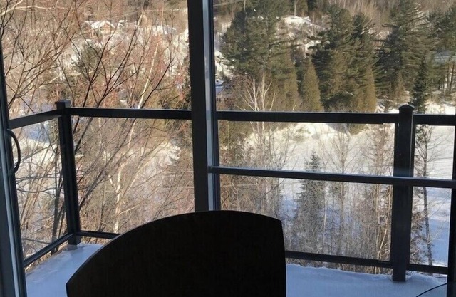 Waterfront Chalet on Motorized Lake - Monthly/Season Rentals Only (215853)