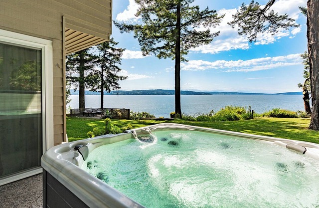 Waterfront Chalet Wildlife Watching