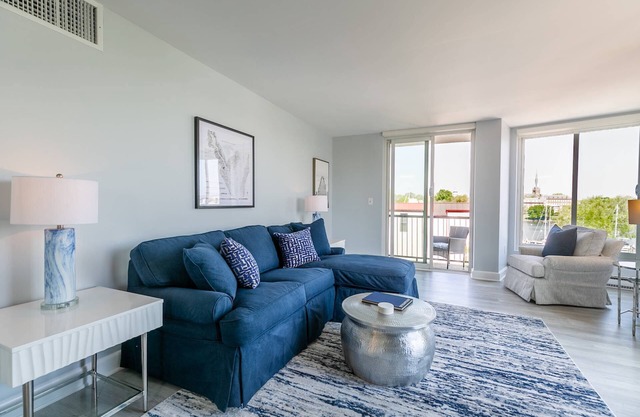 Waterfront Condo with Rooftop Pool, Spa Creek Views & Prime Eastport Location with Parking