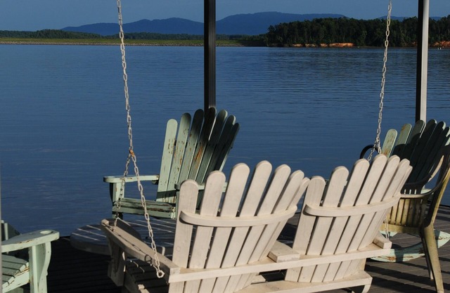 Waterfront Cottage on Beautiful, Crystal Clear Lake James