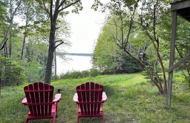Waterfront Cottage on Private Cove in Tenants Harbor w 2+ bedrooms and 2 baths.