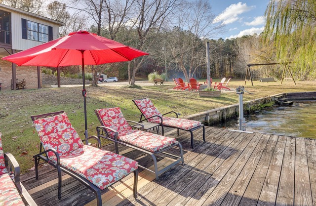 Waterfront Lay Lake Retreat w/Dock & 3 Piers!
