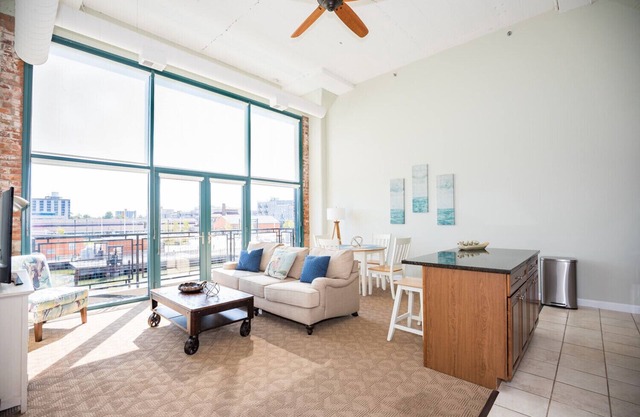 Waterfront Luxury Condo - Sleeps 4 with Cedar Point View!
