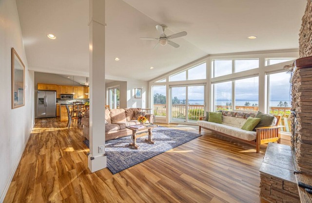Waterfront Oasis w/Beach Access