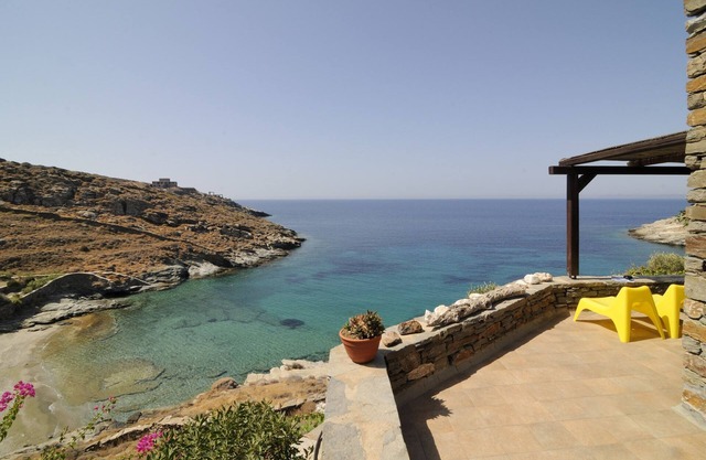 Waterfront private beach, salt sapper, quiet location with no crowds
