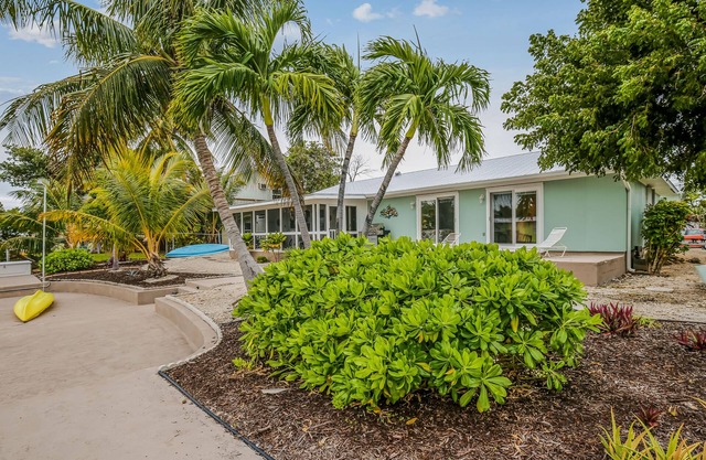 Waterfront, Single-Story Home on a Canal w/Dock, Kayaks, AC - 1 Small Dog OK