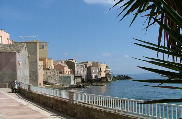 WATERFRONT STUDIO ERBALUNGA