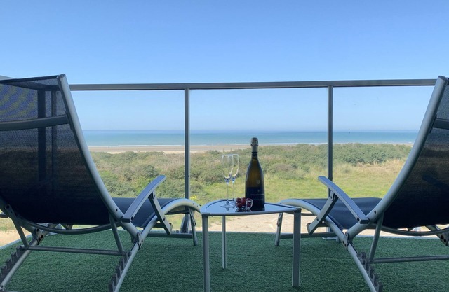 Waterfront waterfront 5m from the beach with wifi