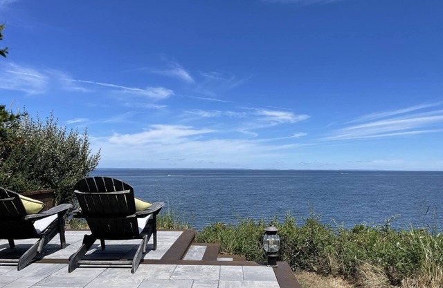 Waterfront with Amazing Views, Pool & Private Beach