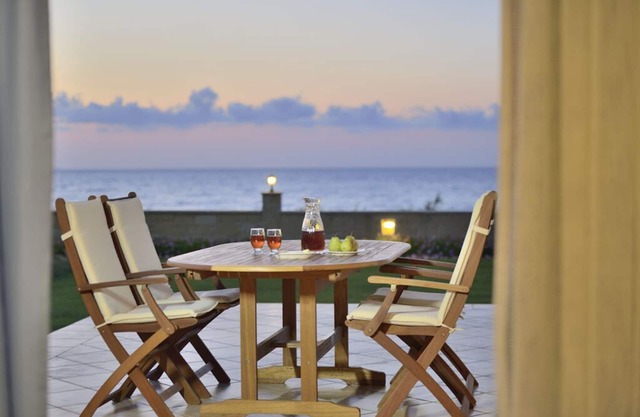 Waterfront with Extraordinary View, Pasithea