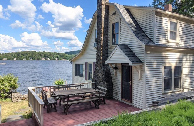 Waters Edge on Dockham Shore! Lake Winnipesaukee Waterfront!