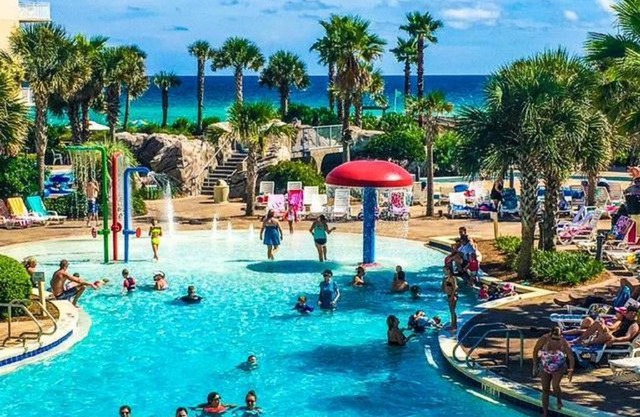 Waterscape Resort by Tufan