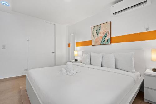 Waterside Flat With Garage And Easy Beach Access